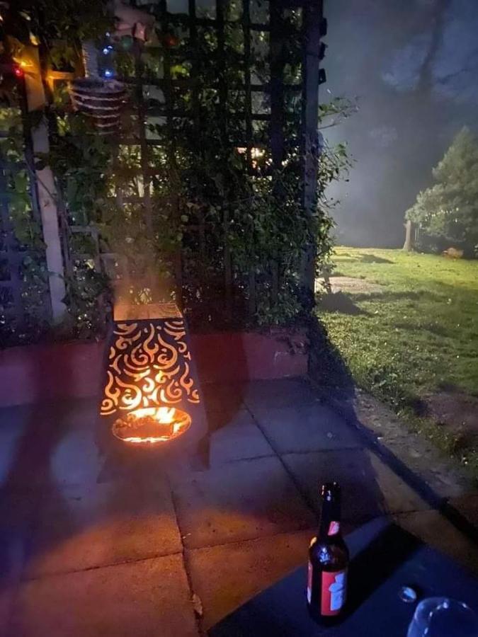'Morris' The Shepherd'S Hut And Woodland Hot Tub Experience Carmarthen Dış mekan fotoğraf