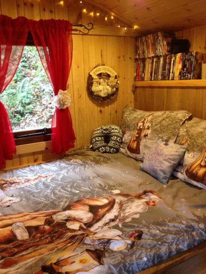 'Morris' The Shepherd'S Hut And Woodland Hot Tub Experience Carmarthen Dış mekan fotoğraf